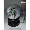 Image 3 : Christmas Scene Globe