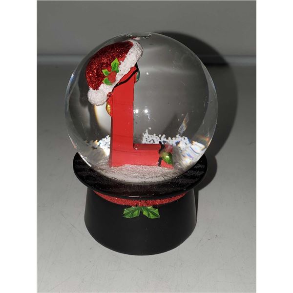 L Christmas Snow Globe