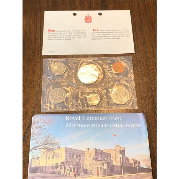 Royal Canadian Mint 1975 Proof mint Sealed Specimen Coin Set with envelope and certificate