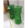 Image 3 : 3 Green Glass Vases