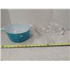 Image 1 : 2 Pyrex Dishes