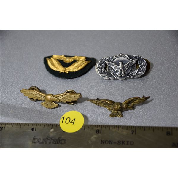 4 different USA Military badges