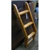 Image 2 : Solid Pine Ladder for Bunk Beds - 43" Tall, 14.5" Wide