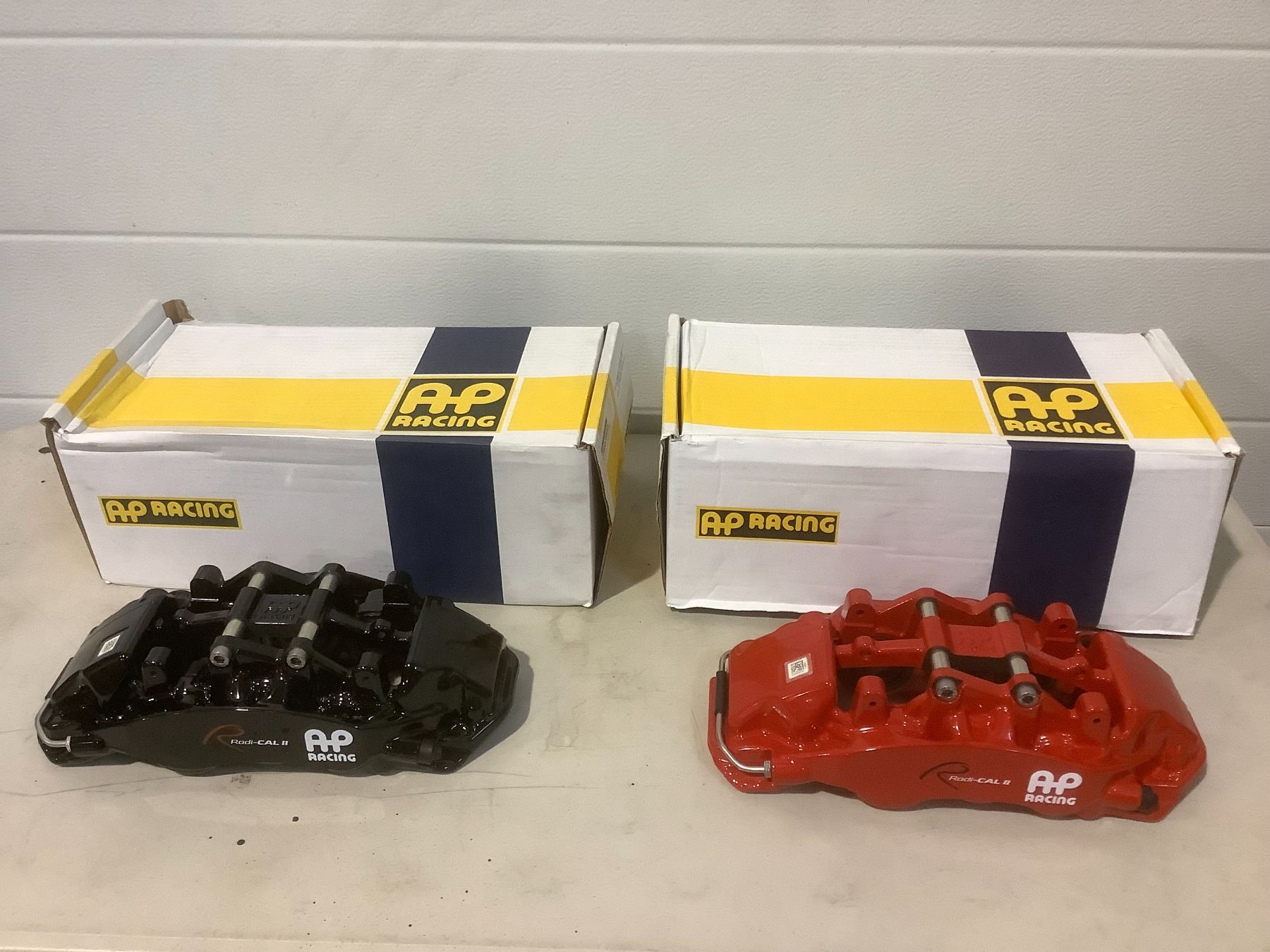 *BOTH NEW* AP RACING BRAKE CALIPERS CP9560-5S0BG4 & CP9560-4S0BG4 ...