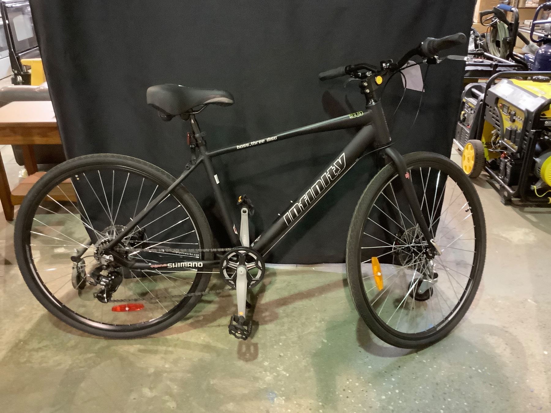 INFINITY BOSS THREE DISC 6-SPEED BICYCLE - Able Auctions