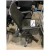 Image 2 : MESH ROLLING OFFICE CHAIR