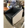 Image 2 : BLACK AND WHITE LEATHER ARM CHAIR