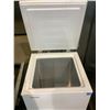 Image 2 : HISENSE APARTMENT SIZE CHEST FREEZER