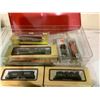 Image 2 : BOX OF ASSORTED VINTAGE TRAIN CARS & TRACKS INCLUDING; MINITRIX, BACHMAN, ATLAS & MORE