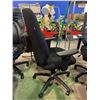 Image 2 : BLACK ROLLING OFFICE CHAIR