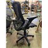 Image 2 : BLACK MESH BACK ROLLING OFFICE CHAIR