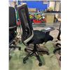 Image 2 : BLACK MESH BACK ROLLING OFFICE CHAIR
