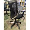 Image 2 : BLACK MESH BACK ROLLING OFFICE CHAIR