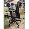 Image 2 : BLACK MESH BACK ROLLING OFFICE CHAIR