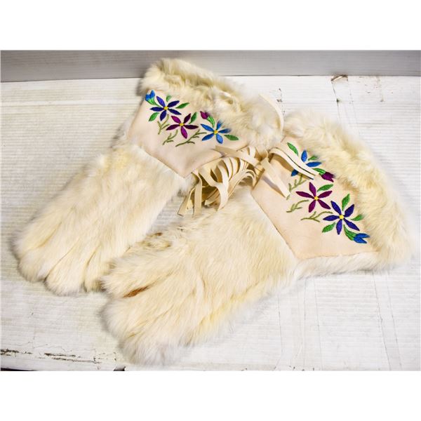 HANDMADE NATIVE WHITE GLOVES EMBROIDERED