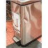 Image 2 : 15L STAINLESS STEEL PEDAL BIN WITH A DENT