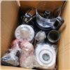 Image 2 : 3 BOXES OF BLENDER AND FOOD PROCESSOR PARTS AND BASE MOTORS