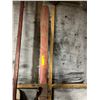 Image 2 : Pair of antique skis and a pruner