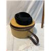 Image 1 : Vintage hat and box box needs tlc