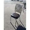 Image 1 : Vintage chair