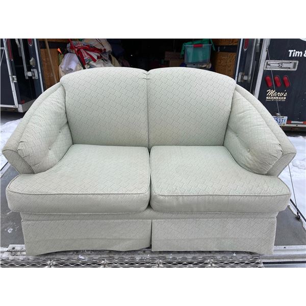 FLEXSTEEL LOVESEAT