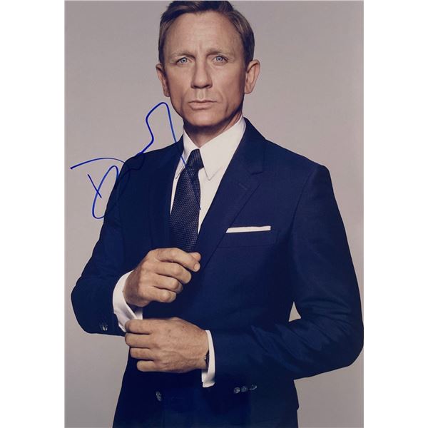 Autograph Signed James Bond 007 Daniel Craig Photo