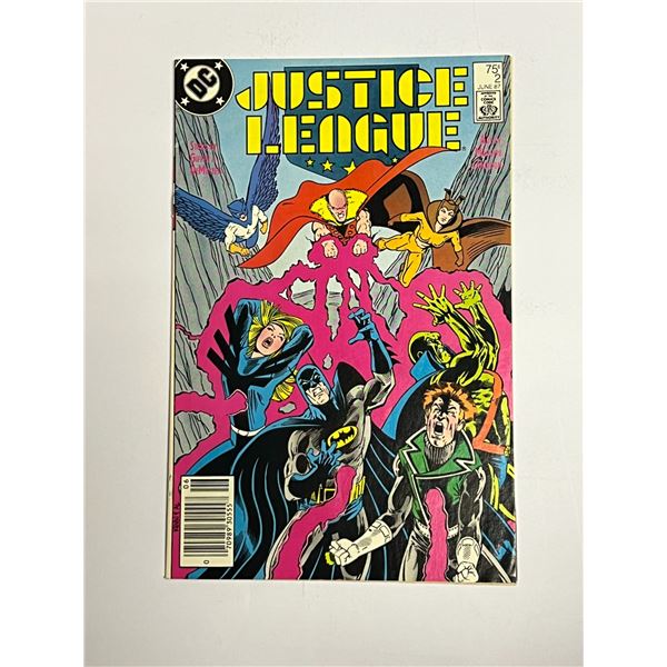 Justice League #2 Vintage DC Comic Book