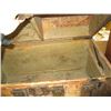 Image 2 : HUMP BACK TRUNK, BROKEN HINGES