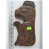 Image 1 : CARVED NATIVE PLAQUE SIGNED BY JIM MOUNTAIN, "THE BEAR"