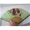 Image 3 : FAN & A PAIR OF RELAXATION BALLS