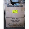 Image 3 : ELECTROLUX B21 FLOOR & RUG CONDITIONER IN ORIGINAL BOX