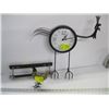 Image 1 : CHICKEN CLOCK, CHICKEN & A PAPER TOWEL HOLDER