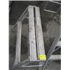 Image 2 : 2' ALUMINUM STEP