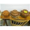 Image 1 : SET OF 3 CROCKERY BEAN POTS WITH LIDS