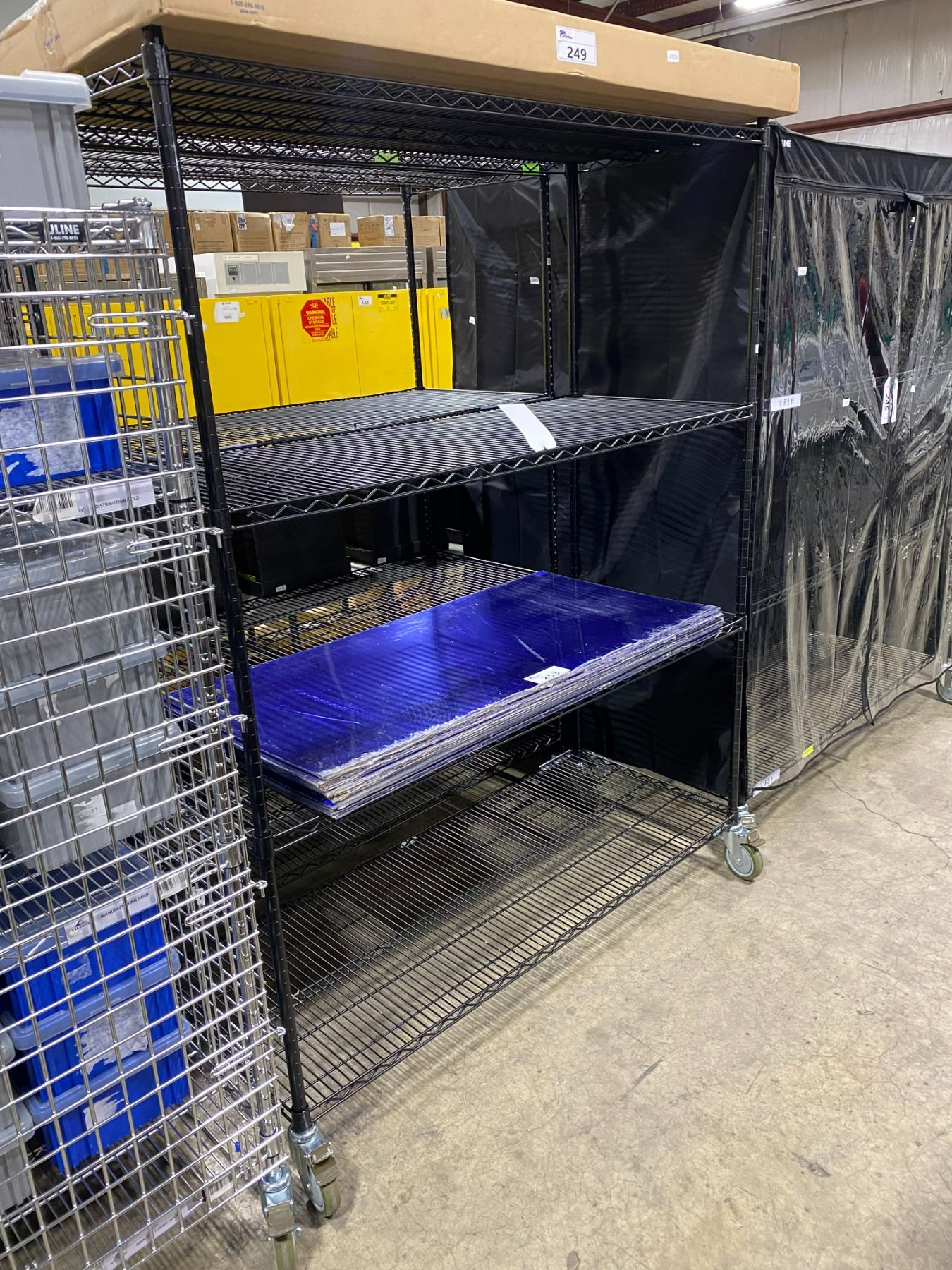 Uline Mobile Racks ULINE 4 TIER METRO STYLE 60