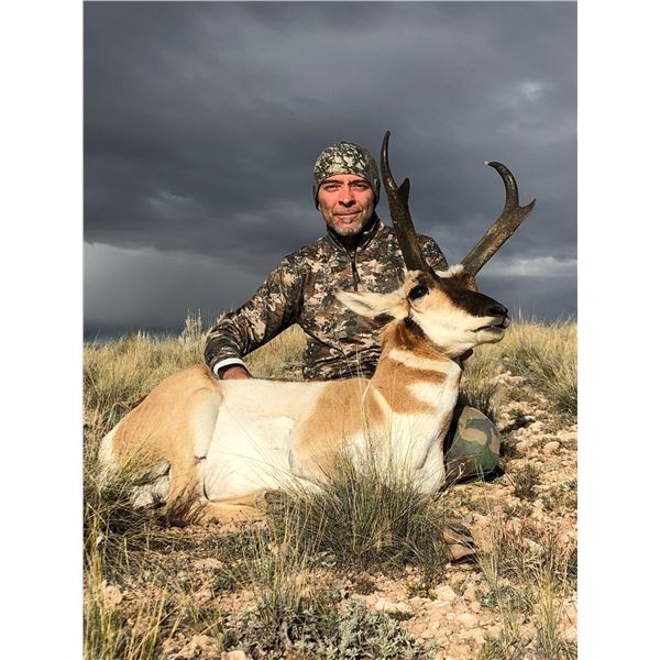 Sante Fe Guiding Company Pronghorn and Mule Deer with landowner Fees