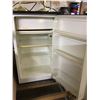 Image 2 : Bar fridge
