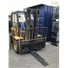 Image 2 : DAEWOO G20S DUAL FRONT WHEEL 3 STAGE 188" MAST 4,000LBS CAPACITY FULLY ENCLOSED PROPANE SITDOWN