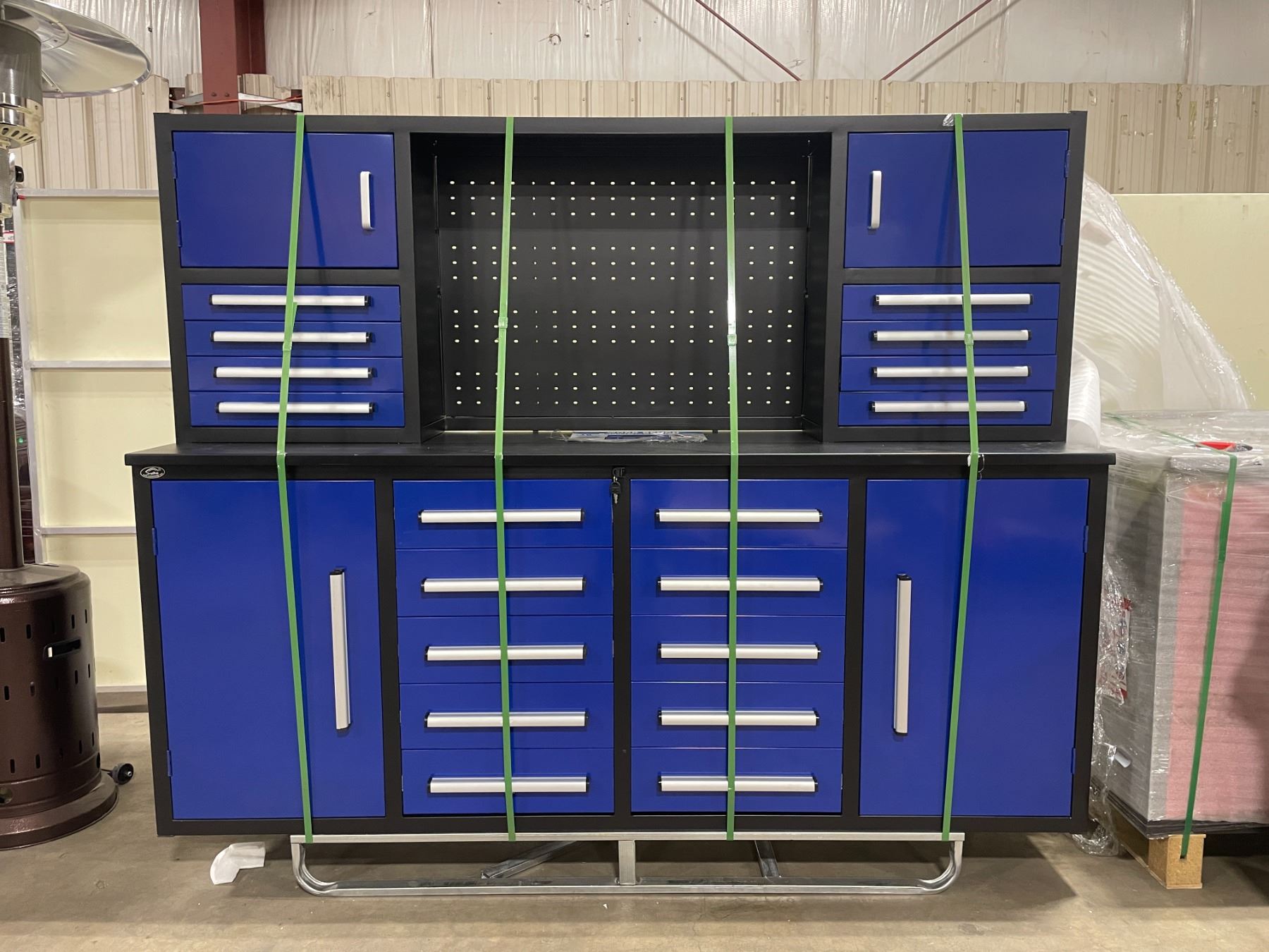 Steelman workbench 18 drawers Outlet