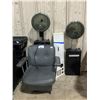 Image 8 : COMPLETE BARBER SALON SET WITH 5 HIAR DRY STATIONS, 4 CHAIRS, 4 MIRRORS, 5 COUNSELS, 4 HAIR WASH