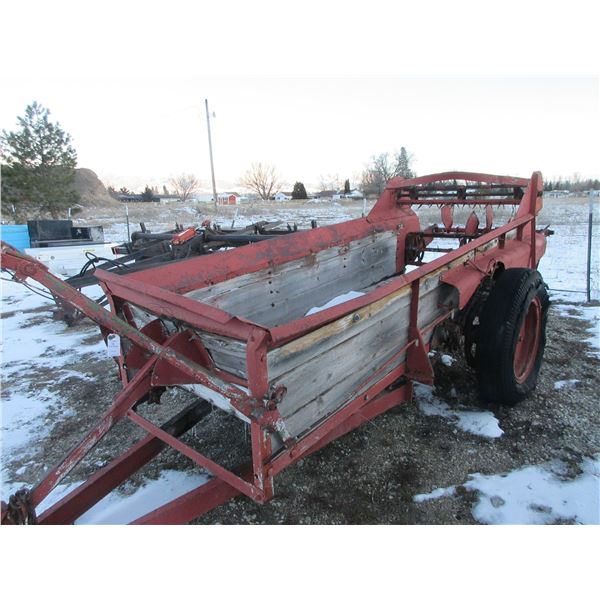 Manure Spreader- No Scraper Chain- Yard Art