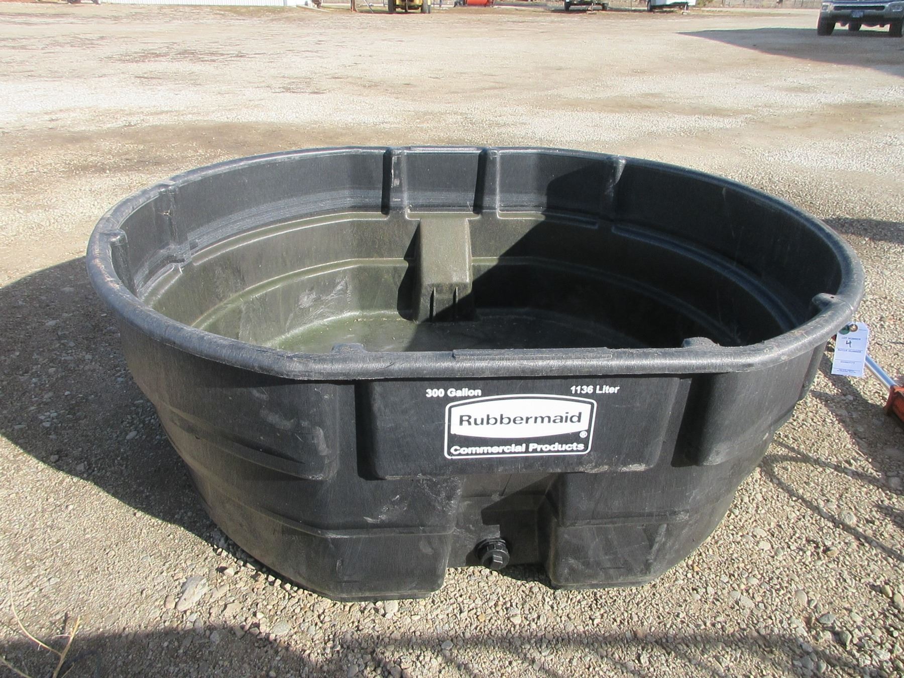 300 Gallon Rubbermaid Stock Tank 300 Gallon Rubbermaid Stock Tank