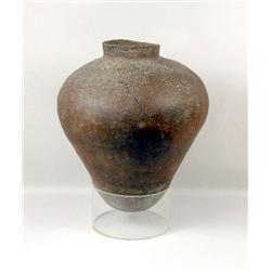 A PRE-COLUMBIAN EARTHENWARE VESSEL