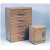 Image 1 : A MID-CENTURY MODERN MAPLE THREE PIECE BEDROOM SUITE