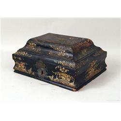 A BLACK LACQUER CHINOISERIE JEWELRY BOX
