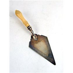 AN ENGLISH SILVER TROWEL-FORM CAKE SERVER