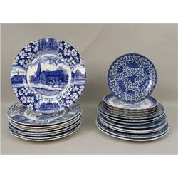 A LARGE GROUP OF BLUE AND WHITE PORCELAIN PLATES