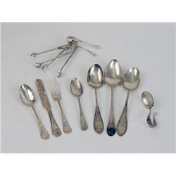 A GROUP OF STERLING SILVER FLATWARE ITEMS