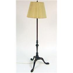 A FEDERAL-STYLE MAHOGANY FLOOR LAMP