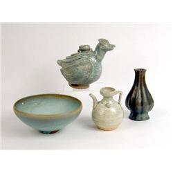 A GROUP OF THREE SONG DYNASTY PORCELAIN ITEMS